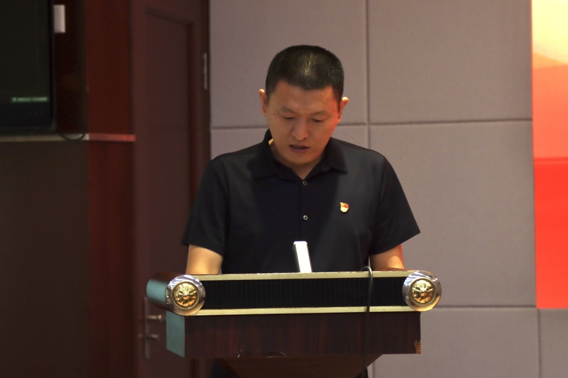 丁洪洋.jpg